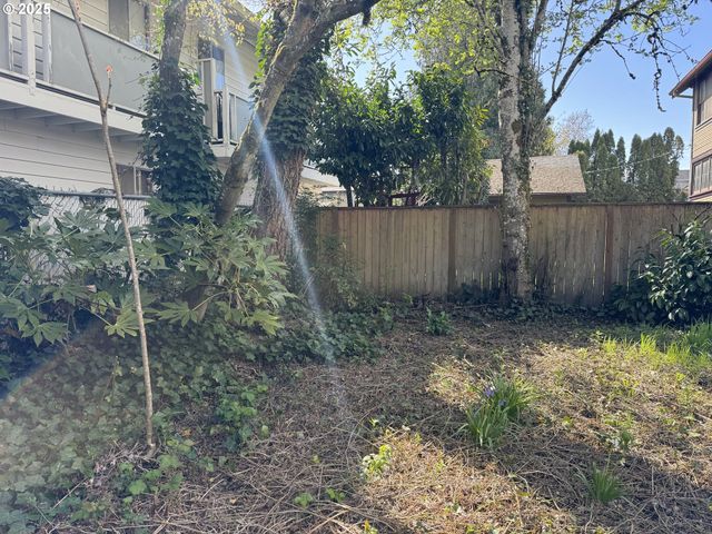 240 Se DAVIS St, Mc Minnville, OR 97128