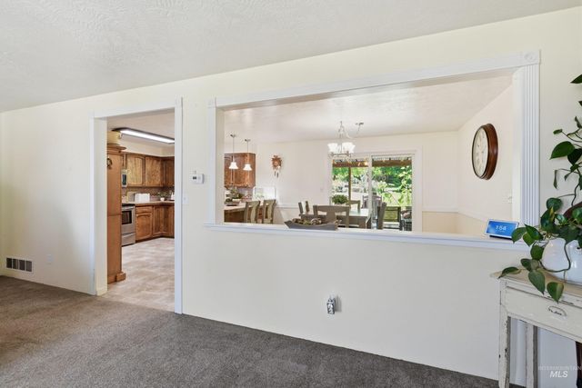 15095 David St, Caldwell, ID 83607