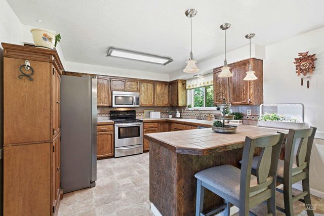15095 David St, Caldwell, ID 83607