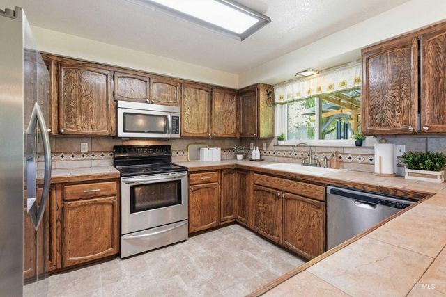 15095 David St, Caldwell, ID 83607