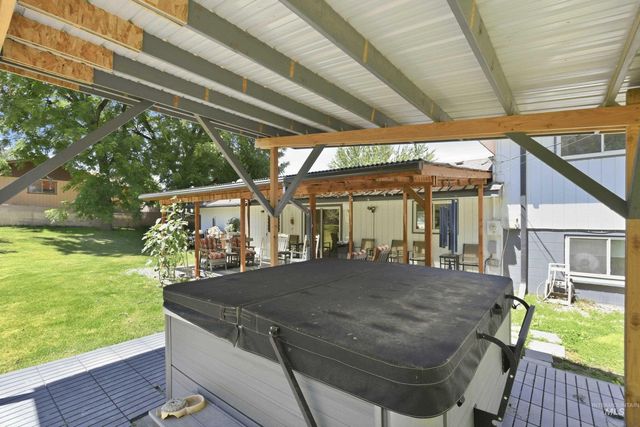 15095 David St, Caldwell, ID 83607