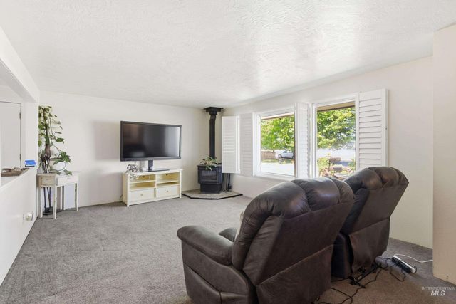 15095 David St, Caldwell, ID 83607