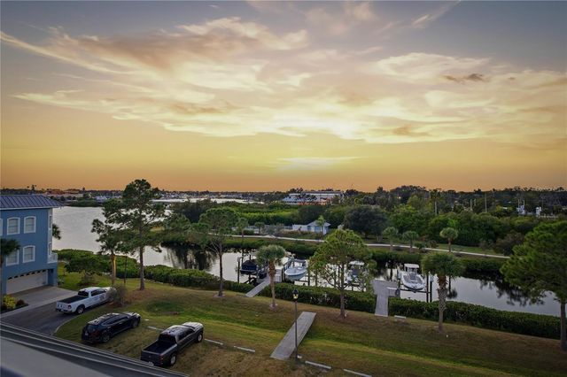 1197 FLYING FISH LANE, Tarpon Springs, FL 34689