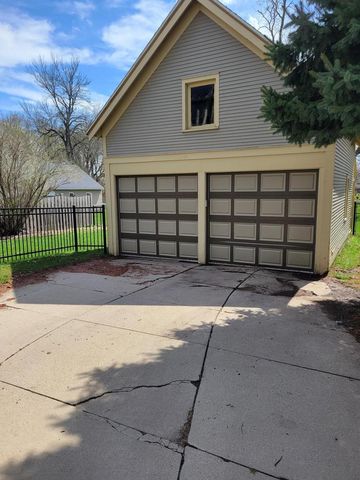 1229 MERRITT AVENUE, Oshkosh, WI 54901