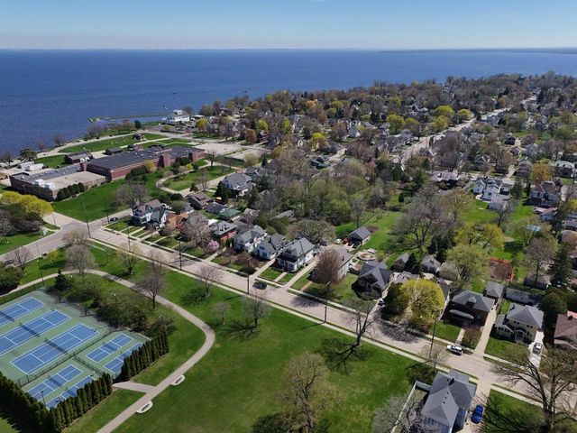 1229 MERRITT AVENUE, Oshkosh, WI 54901
