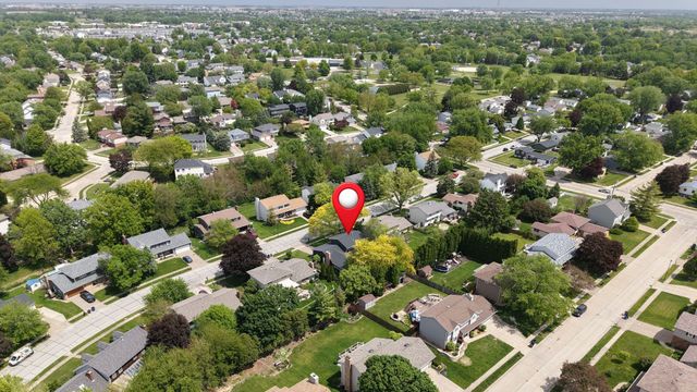 1705 Prairie Vista Circle, Bettendorf, IA 52722