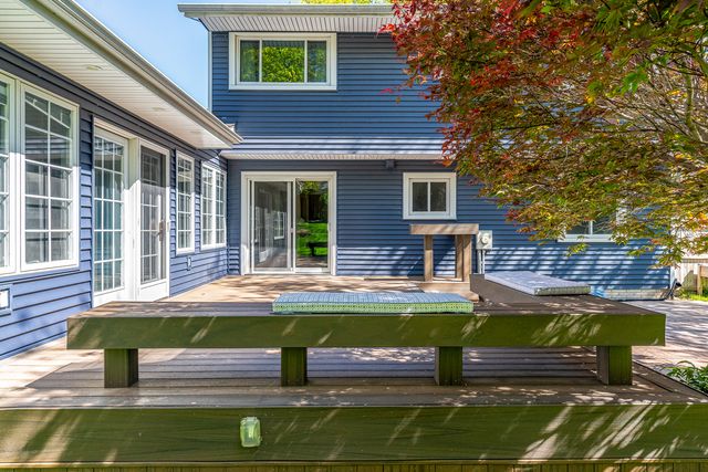 1705 Prairie Vista Circle, Bettendorf, IA 52722