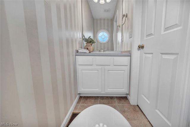 2747 Wyndgate Court, Westlake, OH 44145