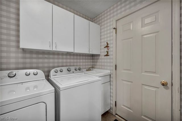 2747 Wyndgate Court, Westlake, OH 44145