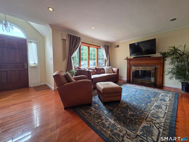 156 Fieldcrest Road, Fairfield, CT 06825