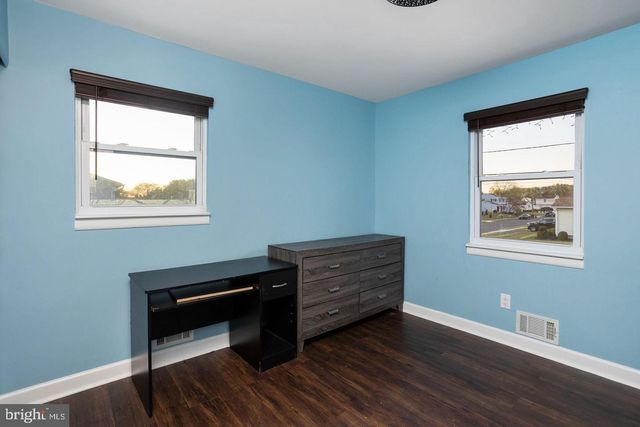 46 CARL SANDBURG RD, Trenton, NJ 08690