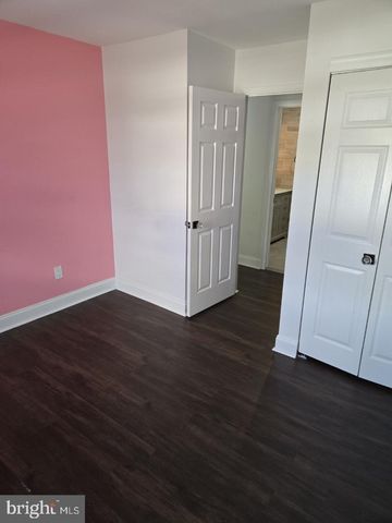 46 CARL SANDBURG RD, Trenton, NJ 08690