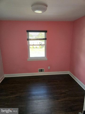 46 CARL SANDBURG RD, Trenton, NJ 08690