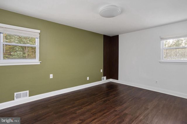 46 CARL SANDBURG RD, Trenton, NJ 08690