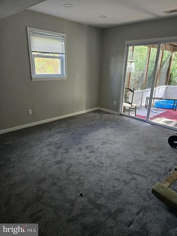 46 CARL SANDBURG RD, Trenton, NJ 08690