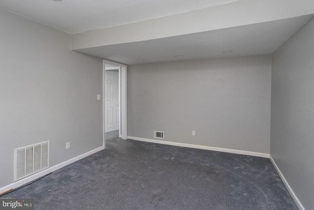 46 CARL SANDBURG RD, Trenton, NJ 08690