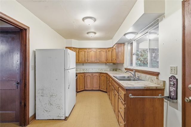 220 S Franklin St, Prospect Boro, PA 16052