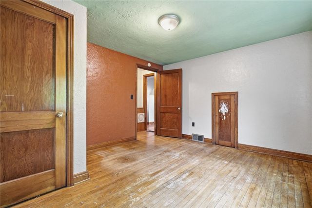 220 S Franklin St, Prospect Boro, PA 16052