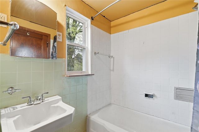 220 S Franklin St, Prospect Boro, PA 16052