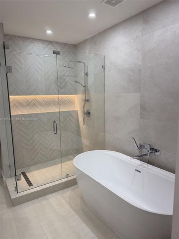 7476 NW 113th Path, Doral, FL 33178