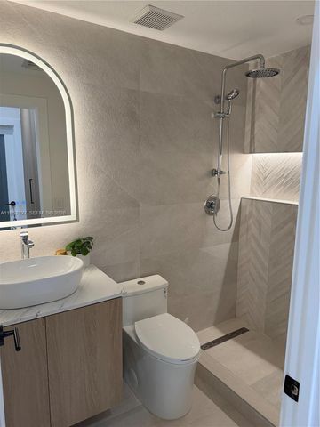 7476 NW 113th Path, Doral, FL 33178