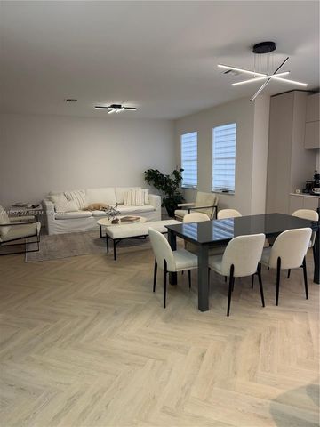 7476 NW 113th Path, Doral, FL 33178