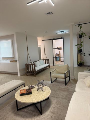 7476 NW 113th Path, Doral, FL 33178