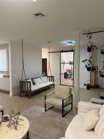 7476 NW 113th Path, Doral, FL 33178