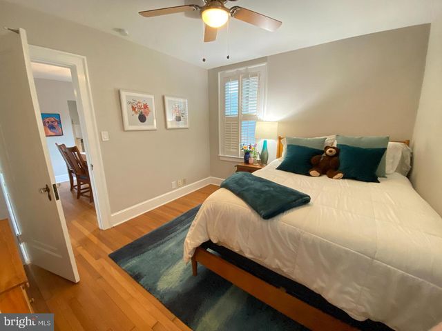 1406 N GLEBE RD N, Arlington, VA 22207