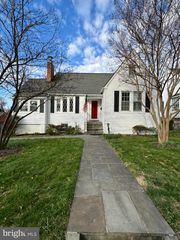 1406 N GLEBE RD N, Arlington, VA 22207