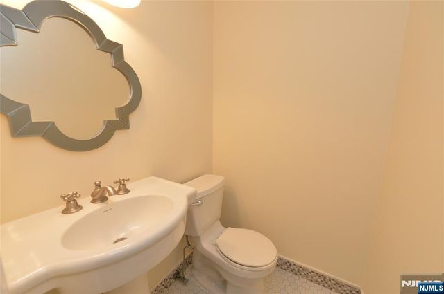 140 Bellair Road Q, Ridgewood, NJ 07450