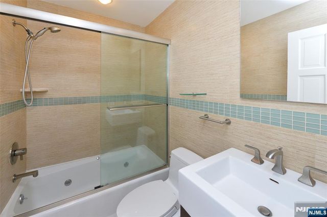 140 Bellair Road Q, Ridgewood, NJ 07450