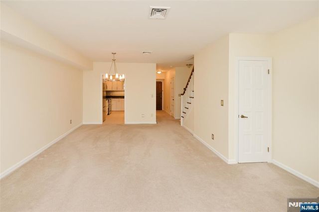 140 Bellair Road Q, Ridgewood, NJ 07450