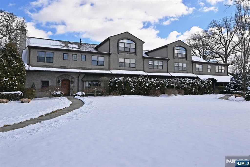 140 Bellair Road Q, Ridgewood, NJ 07450