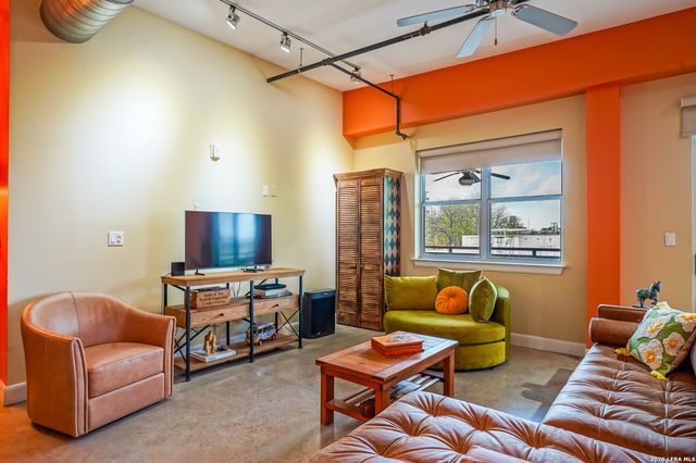 831 S Flores St Ste 3202, San Antonio, TX 78204