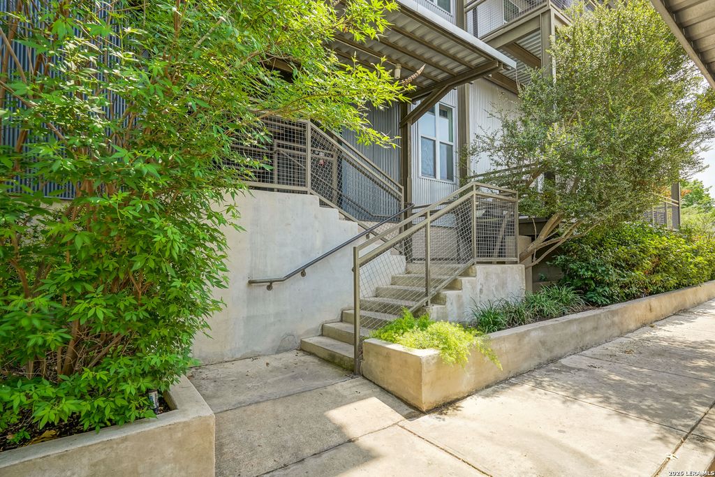 831 S Flores St Ste 3202, San Antonio, TX 78204