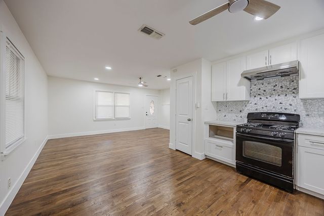 4712 Laverda Drive, Haltom City, TX 76117