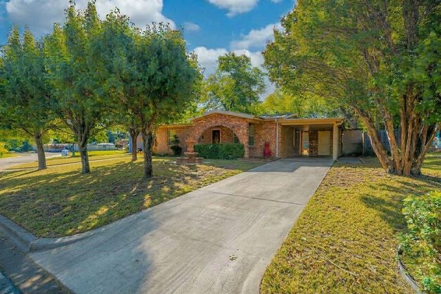 4712 Laverda Drive, Haltom City, TX 76117