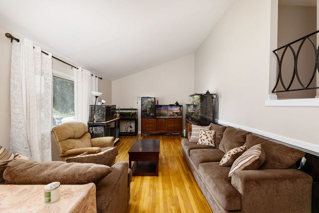 9476 Terrace Place, Des Plaines, IL 60016