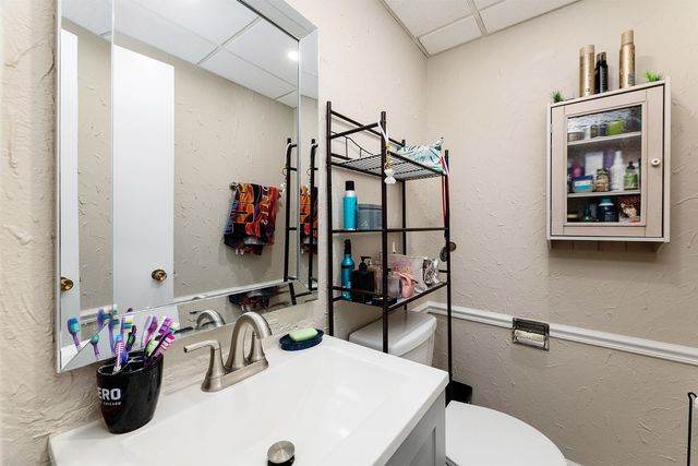 9476 Terrace Place, Des Plaines, IL 60016