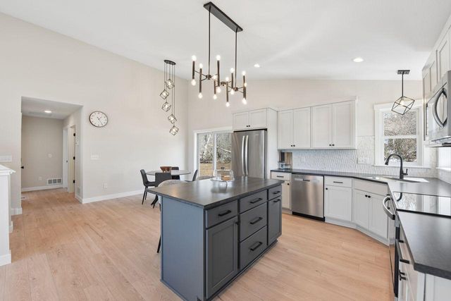 739 Magoo Road, Hudson, WI 54016