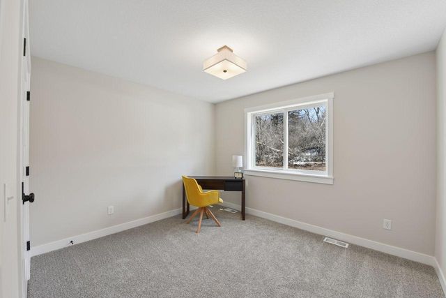 739 Magoo Road, Hudson, WI 54016