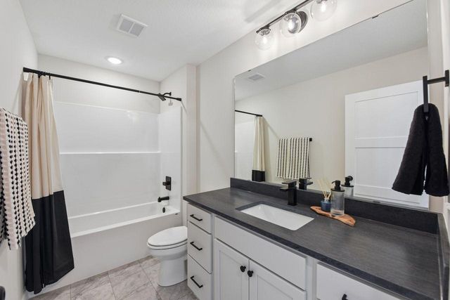 739 Magoo Road, Hudson, WI 54016