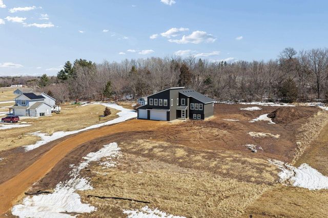 739 Magoo Road, Hudson, WI 54016