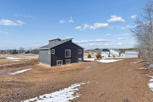 739 Magoo Road, Hudson, WI 54016