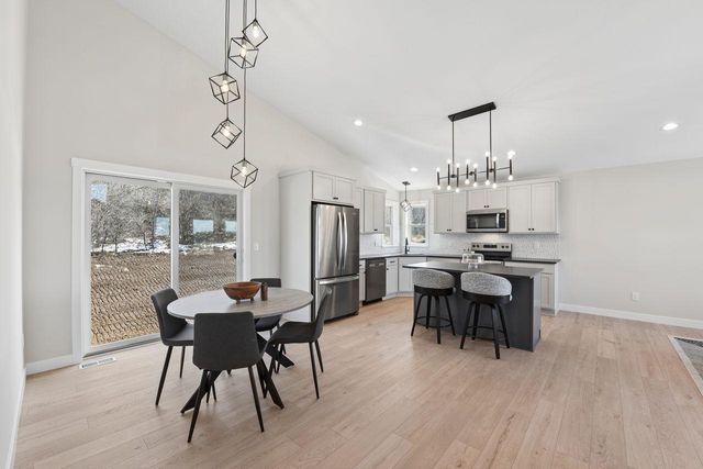 739 Magoo Road, Hudson, WI 54016