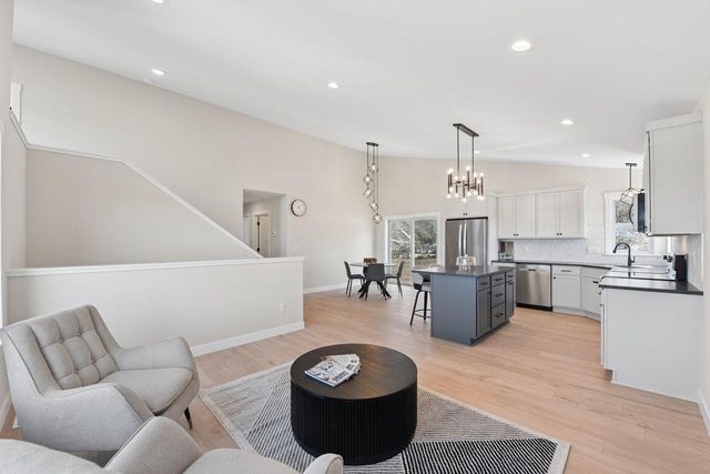 739 Magoo Road, Hudson, WI 54016