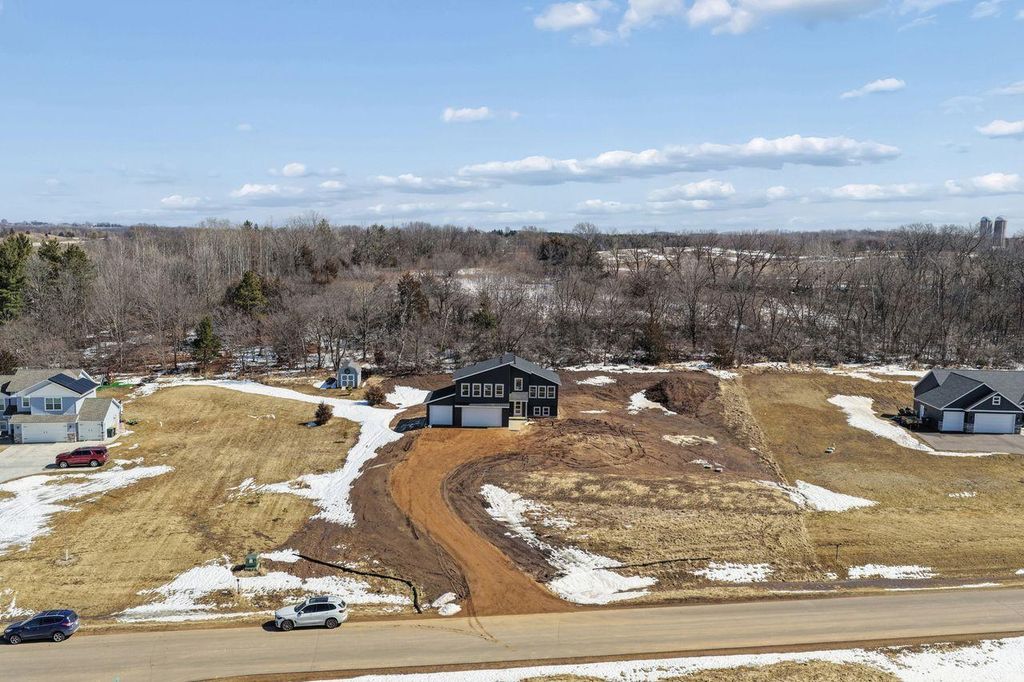 739 Magoo Road, Hudson, WI 54016