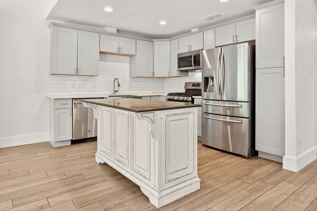 9445 Singing Quail DR, Austin, TX 78758