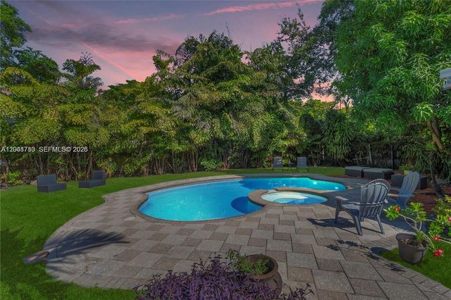 1875 Alamanda Dr 1875, North Miami, FL 33181